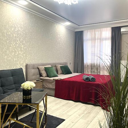 Apartments Vip Avalon Lviv Exterior foto