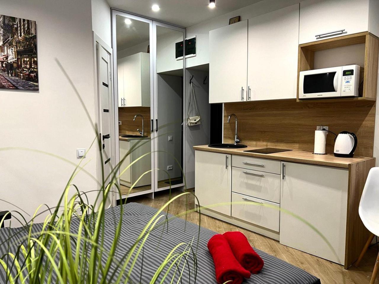 Apartments Vip Avalon Lviv Exterior foto