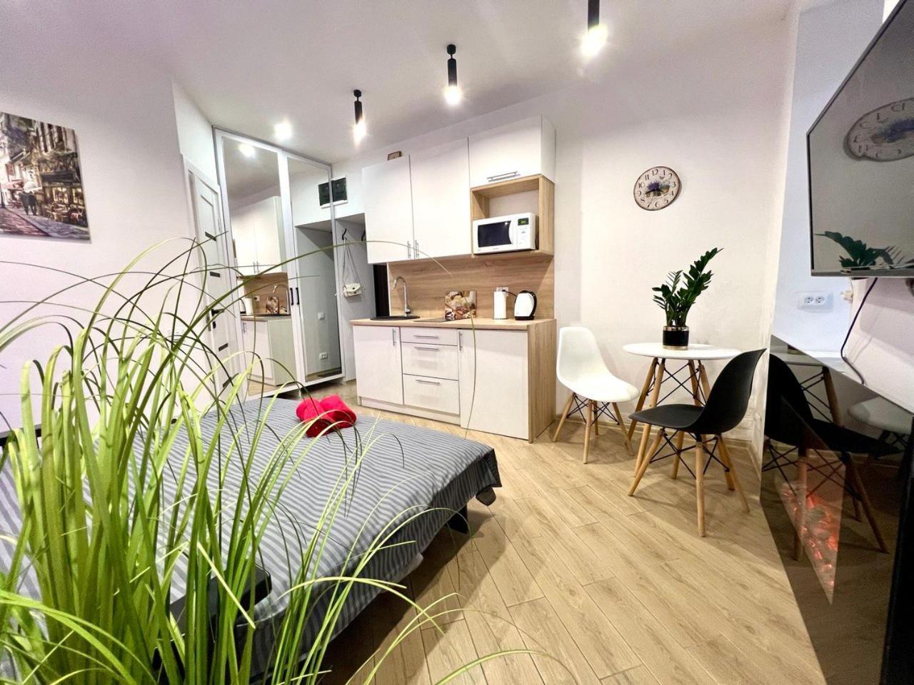 Apartments Vip Avalon Lviv Exterior foto