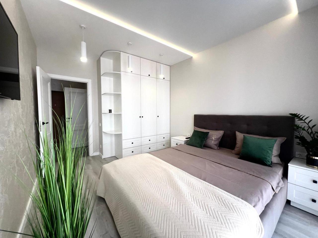 Apartments Vip Avalon Lviv Exterior foto